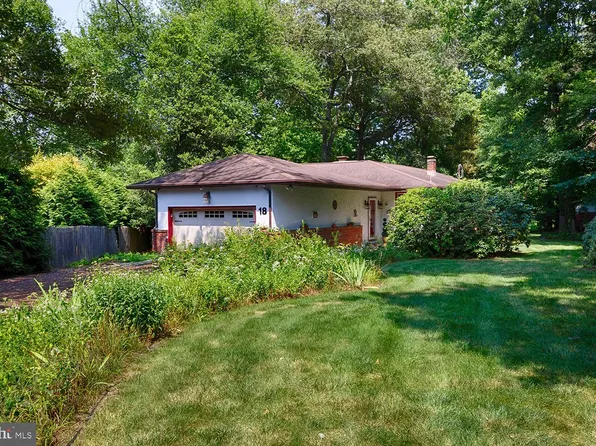 18 E Delaware Trl, Medford, NJ 08055