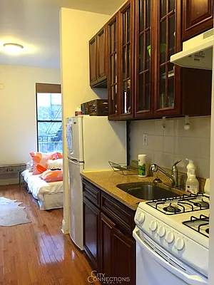 Rented by City Connections Realty | media 16