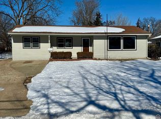 3212 SW 11th St, Topeka, KS 66604