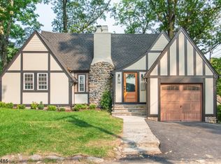 35 Lakewood Dr, Denville, NJ 07834