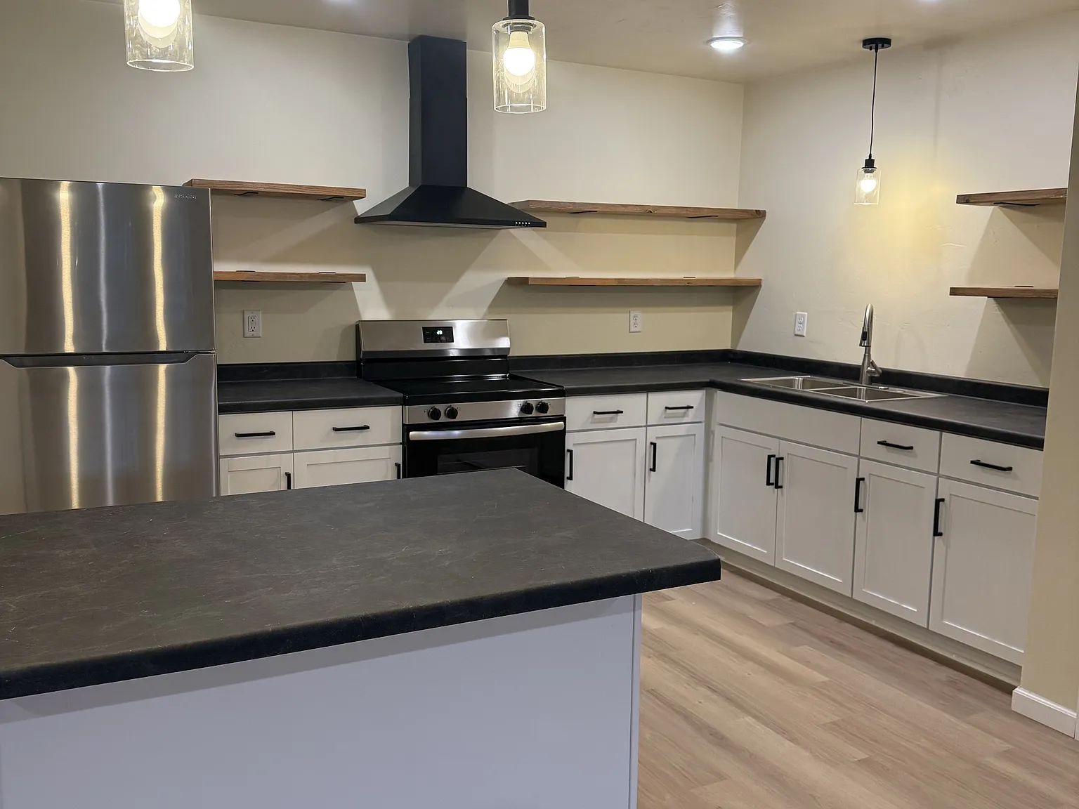 135 North 4th Avenue - 8 — Photo 1