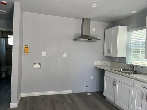 1215 1/2 W 104th Pl, Los Angeles, CA 90044