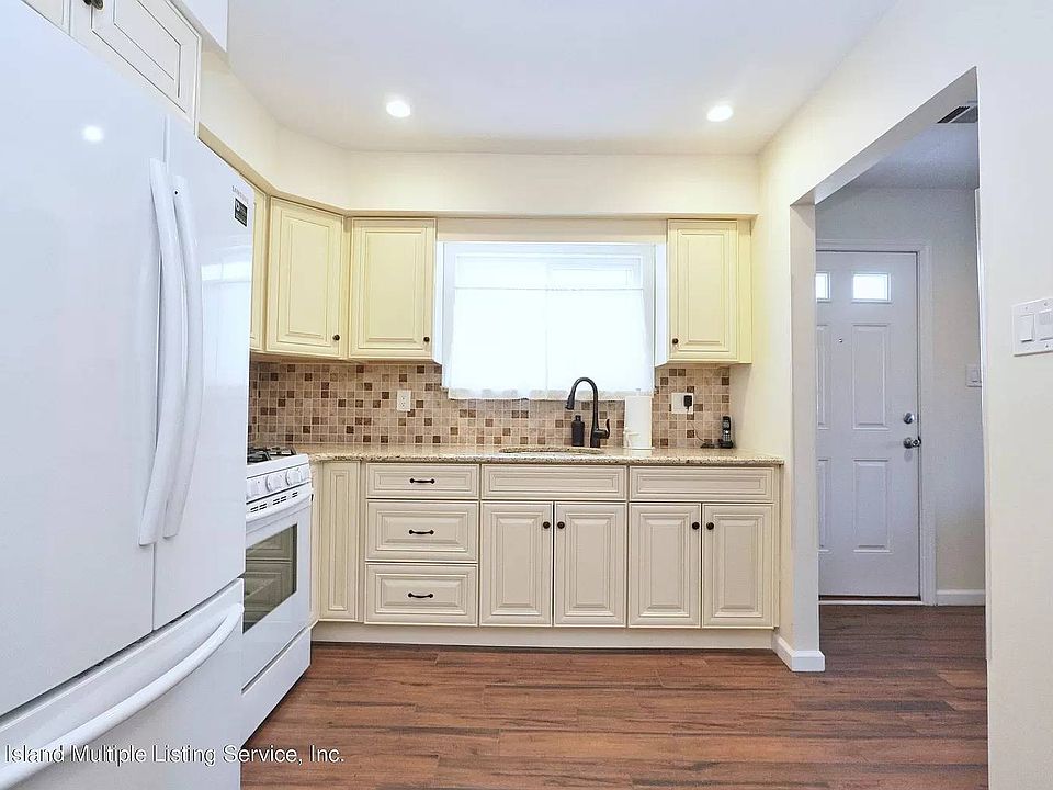 1st image of 28 Speedwell Ave #1F