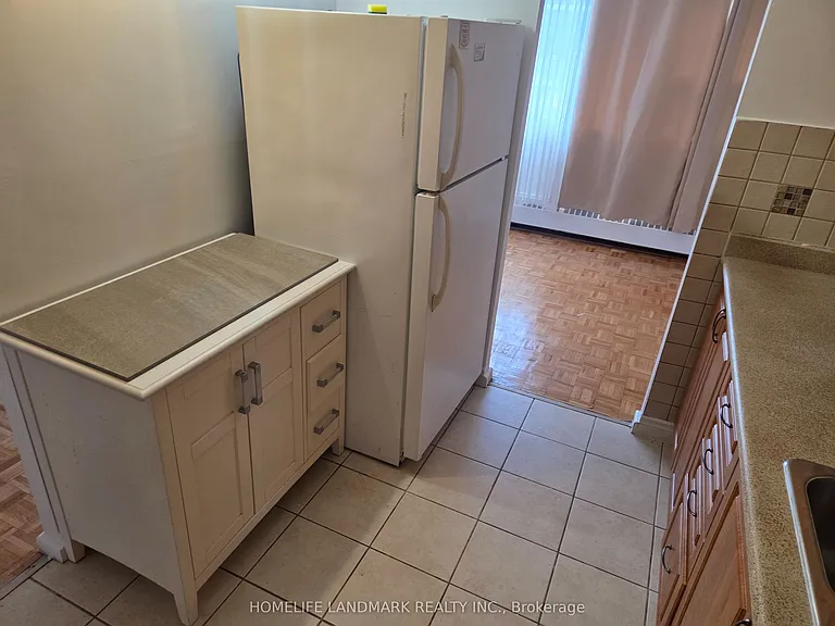 100 Leeward Glenway #301 — Photo 11