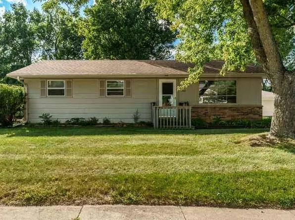 1107 Esmond Dr, Rockford, IL 61108