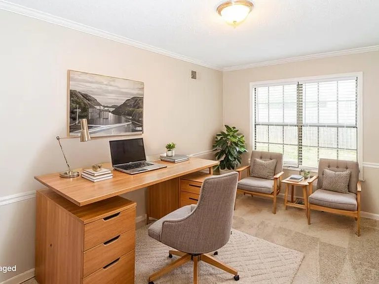 423 Cairn Cv — Photo 16