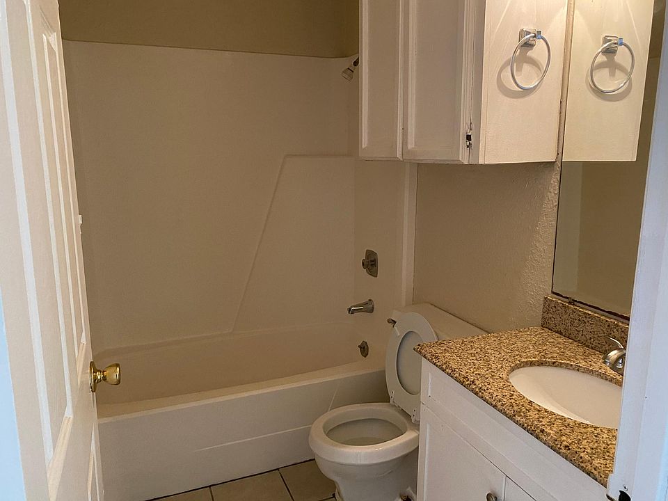 1st image of 917 Quetzal St APT 2