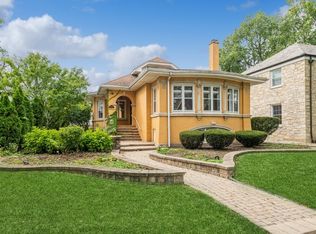 1111 Rossell Ave, Oak Park, IL 60302