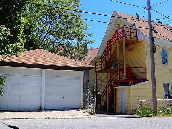 5th image of 887 Essex St