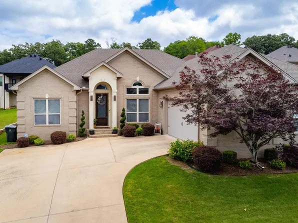 8100 Kanis Pines Dr, Little Rock, AR 72204