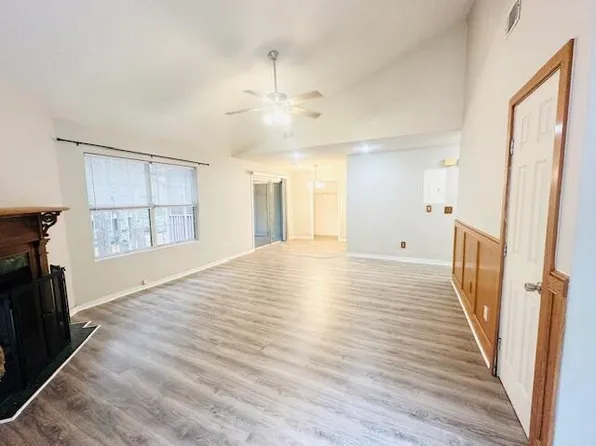 7945 Parklane Ct APT E, North Charleston, SC 29418