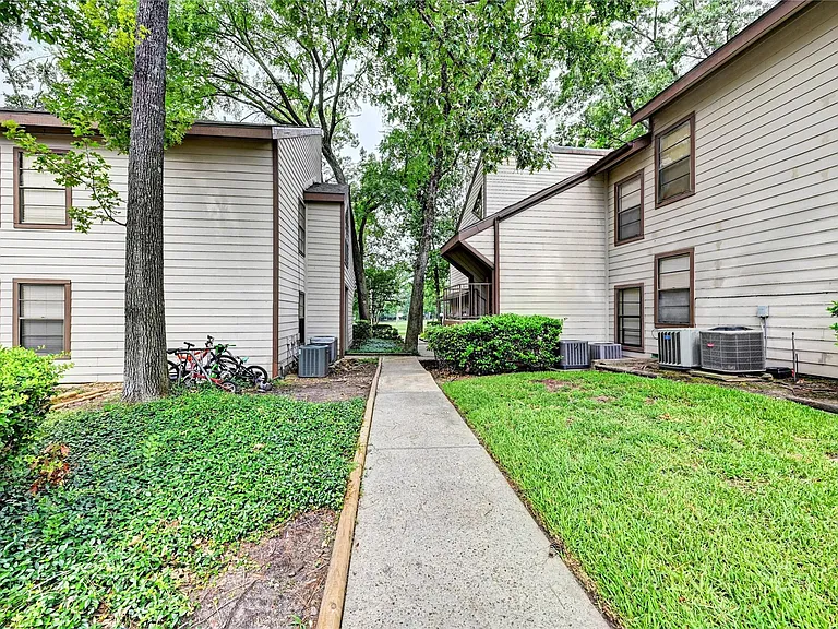 12900 Walden Rd #6 — Photo 30