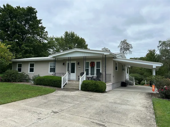 286 Maple St, Conneaut Lake, PA 16316
