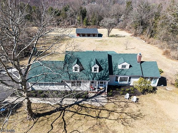 3rd image of 5 Saint Clair Rd