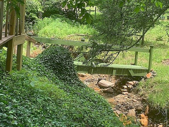 2nd image of 524 Clear Creek Rd