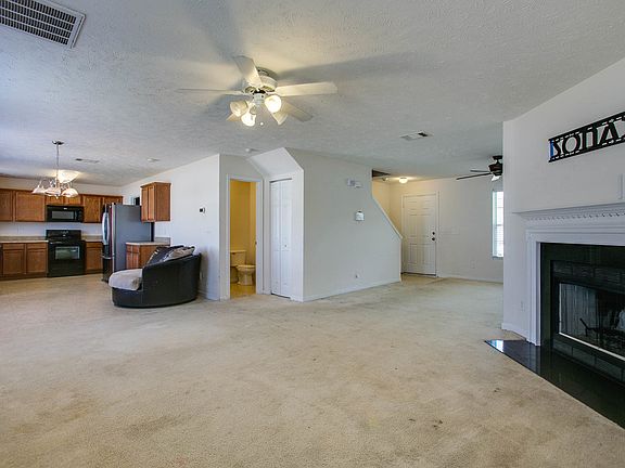 2nd image of 3514 Whitebud Ln
