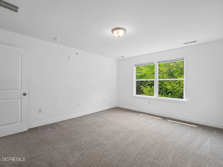 16 Emily Ct — Photo 20