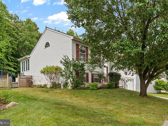 3rd image of 3274 Meadow Valley Dr