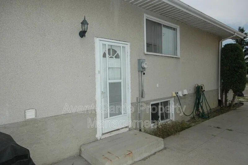 Belmont — Photo 2