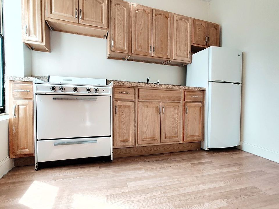 2nd image of 328 E 14th St APT 25