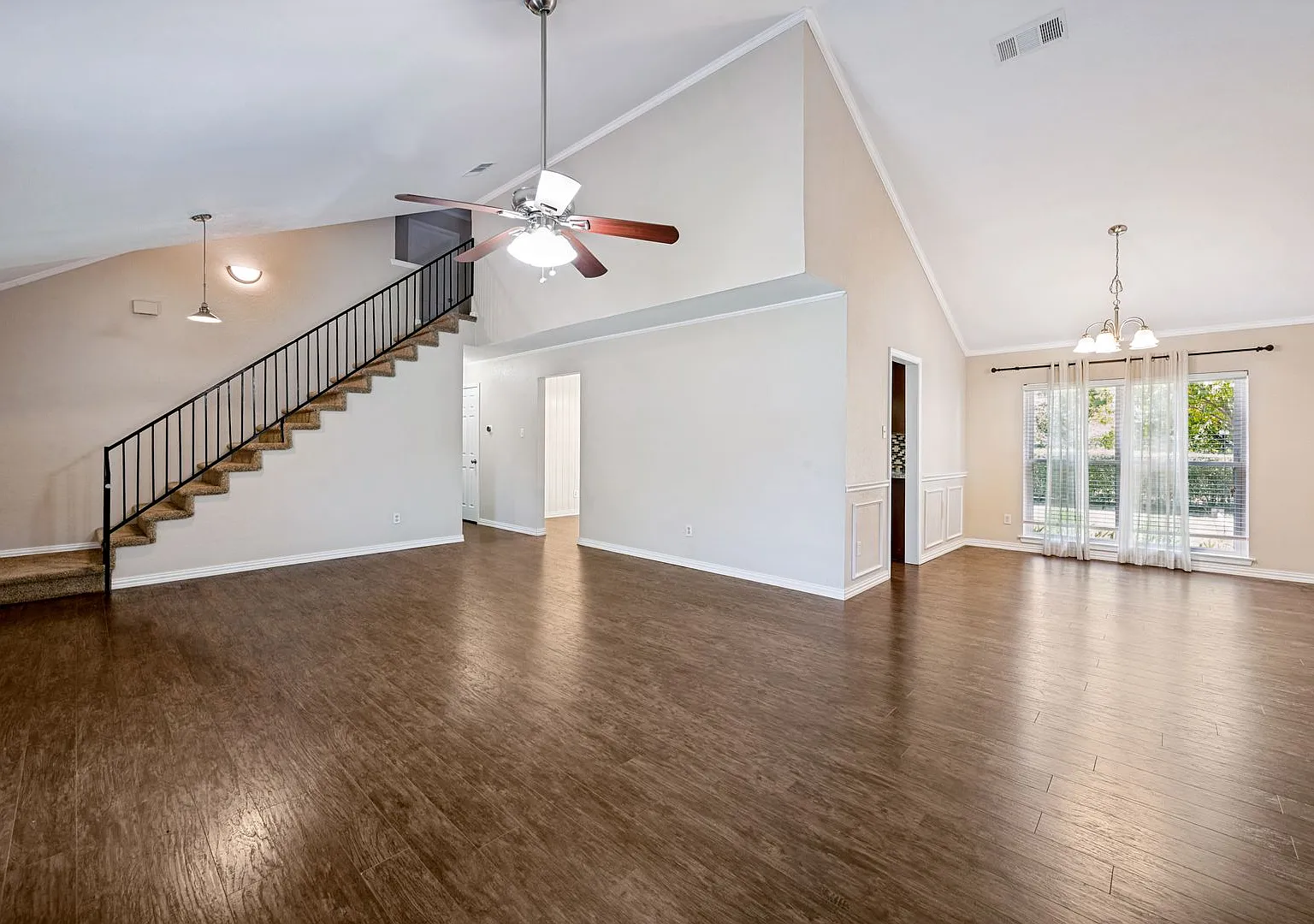 Beautiful 3BR Home Backing to McCormick Park | GCISD | Minutes to DFW Airport — Photo 4