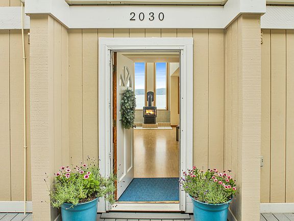 3rd image of 2030 Eastpoint Dr
