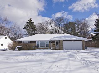 587 Meadowlane Dr, Richmond Heights, OH