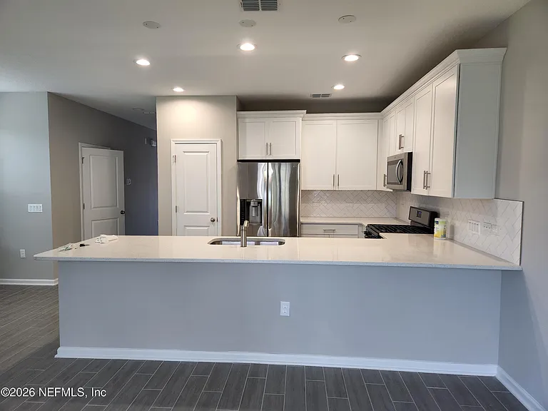118 Pinebury Lane St — Photo 5
