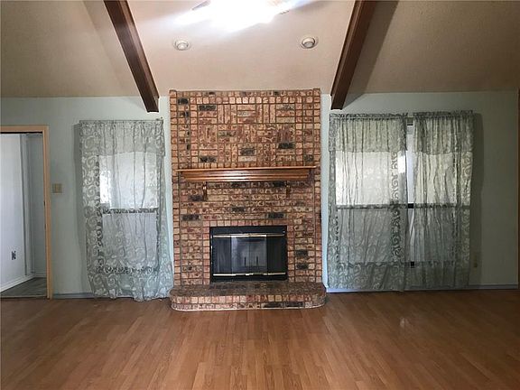 2nd image of 1701 Greenbend Dr