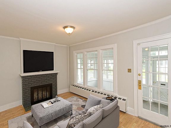 5th image of 87 Glendale Ave