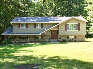 1190 Circle Dr N, Stroudsburg, PA 18360
