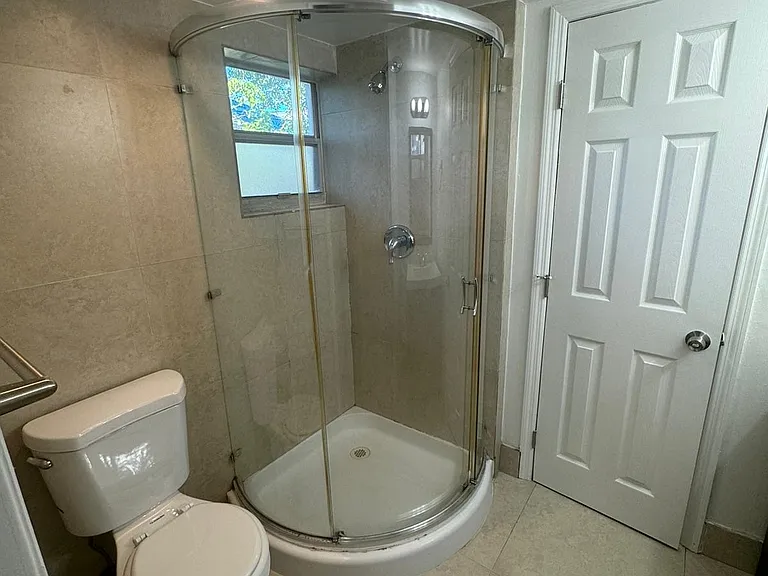 1413 N Dixie Hwy #2 — Photo 33