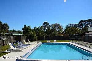 4th image of 4330 Twin Lakes Dr