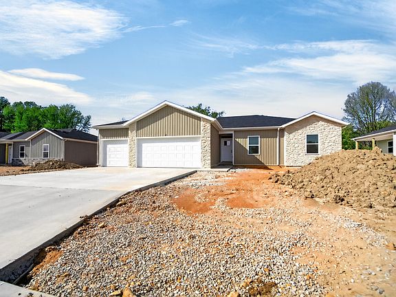 2nd image of 43 Whitley Ln