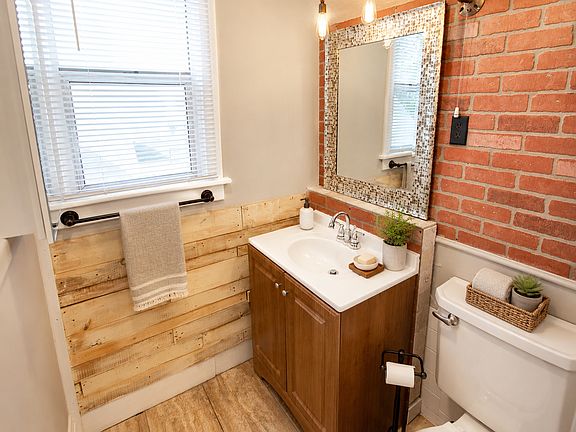 4th image of 23 E Sinto Ave #3