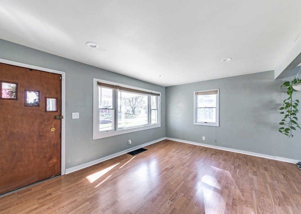 1st image of 717 Robinwood Ave