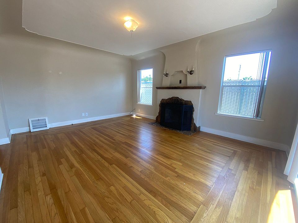 1st image of 1425A Douglas Ave