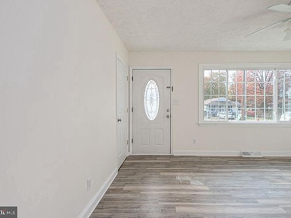 5th image of 116 Hill St