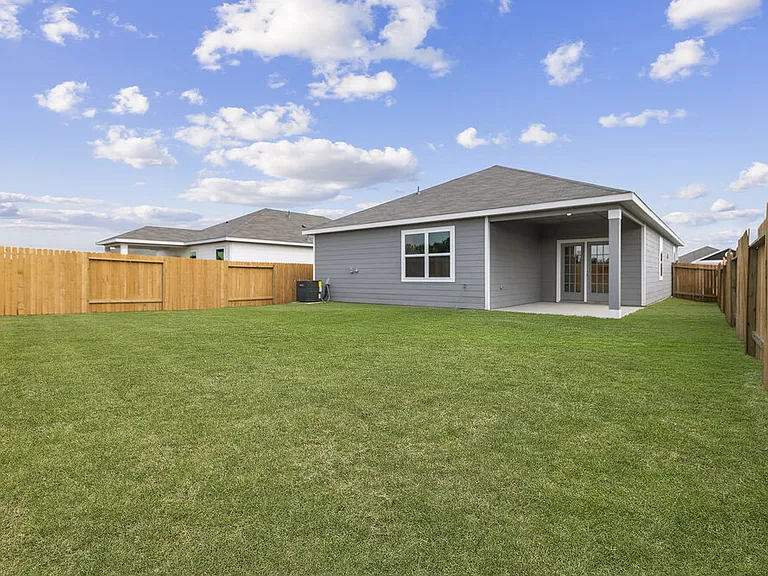 15647 Plum Brook Dr — Photo 16