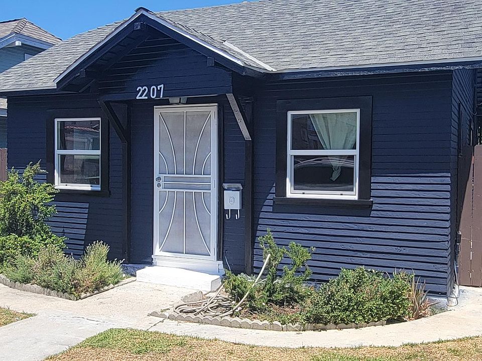 1st image of 2207 Maricopa St