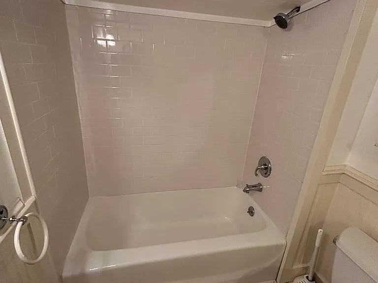 2461 Lyndhurst Ave — Photo 40