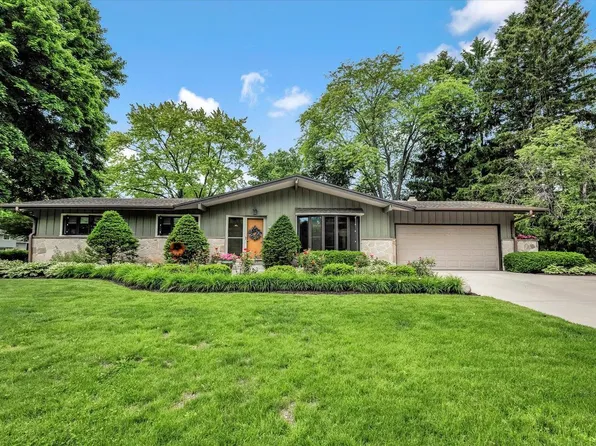2105 Mt Kisco DRIVE, Elm Grove, WI 53122