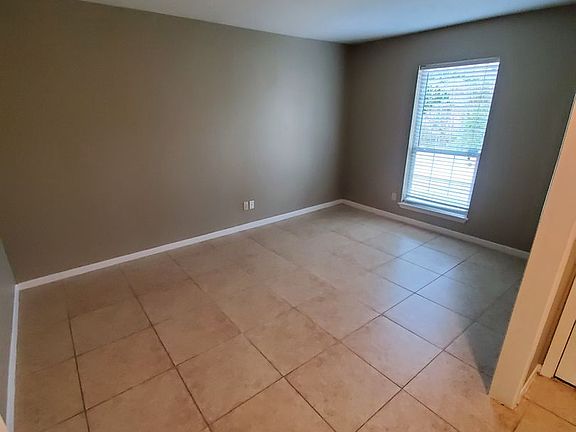 4th image of 1106 Westover St