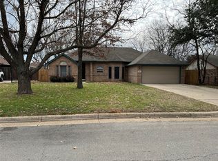 1041 Matthew St, Burleson, TX 76028