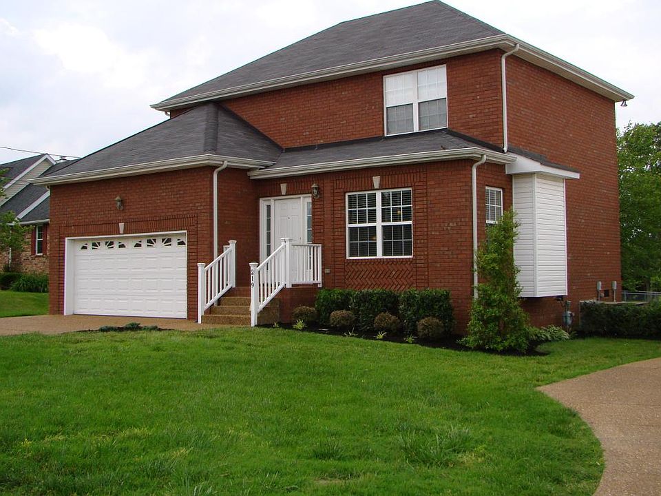 1st image of 219 Lone Oak Dr