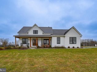 165 Ancient Oak Ln, Berryville, VA 22611