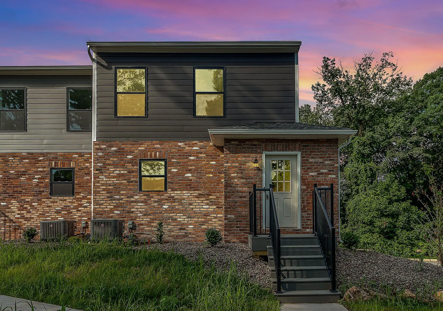 Welcome to this brand new charming 3-bedroom, 2.5-bathroom end unit town-home located in the desi... — Photo 1