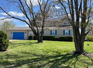 15642 N Angling Ln, Mount Vernon, IL 62864