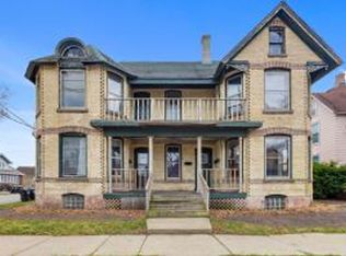 1201 Hagerer St APT 4, Racine, WI 53402