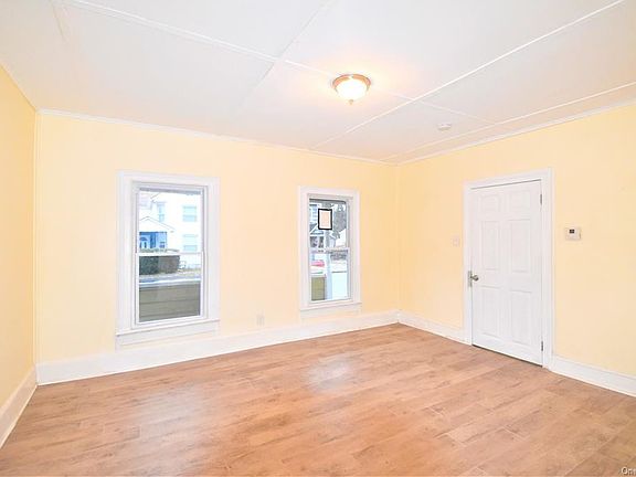 4th image of 83 Franklin St